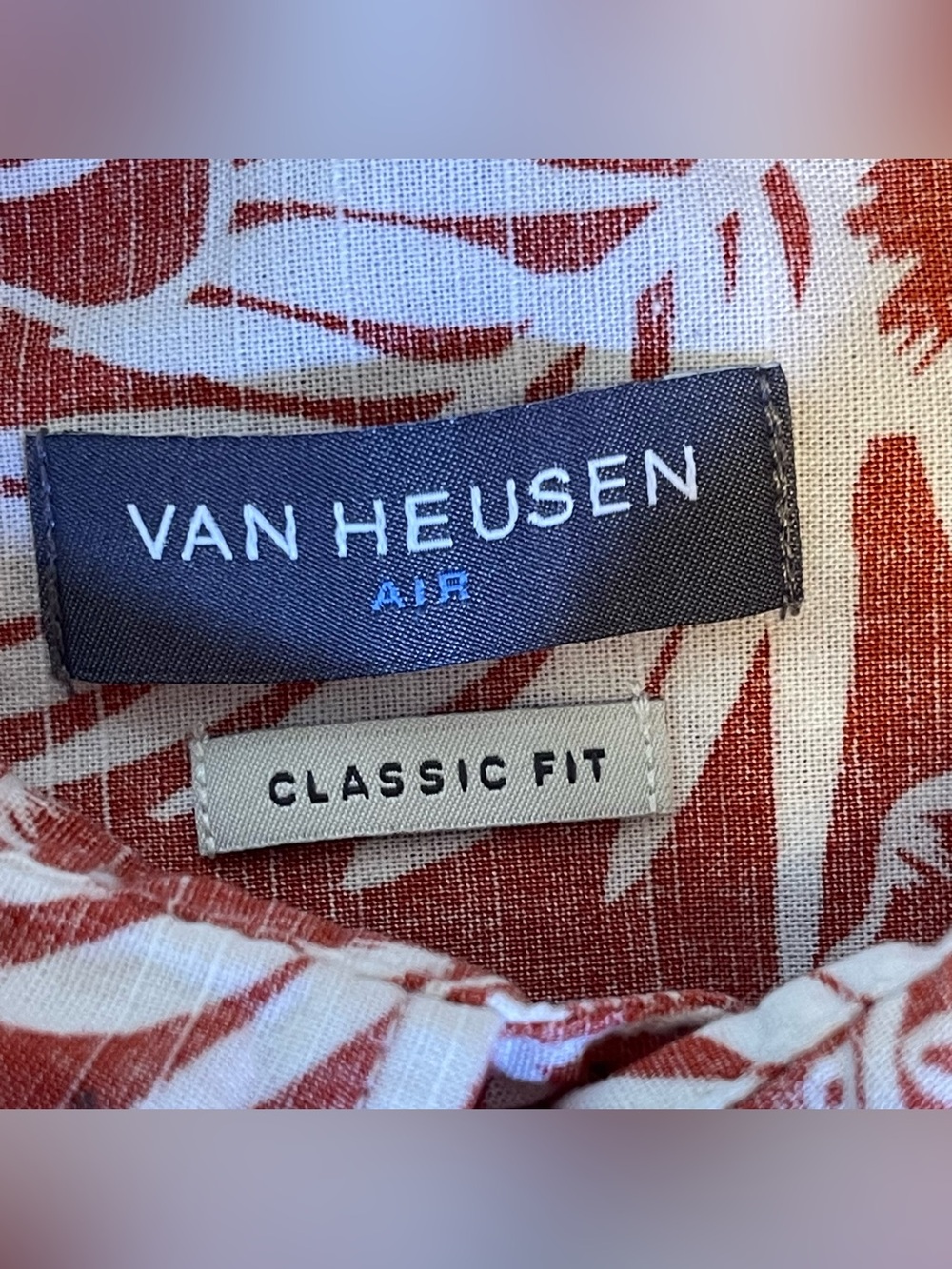 Van Heusen Men’s XL (17-17 1/2) Red & White Tropical Print Button-Down Shirt - Picture 3 of 8